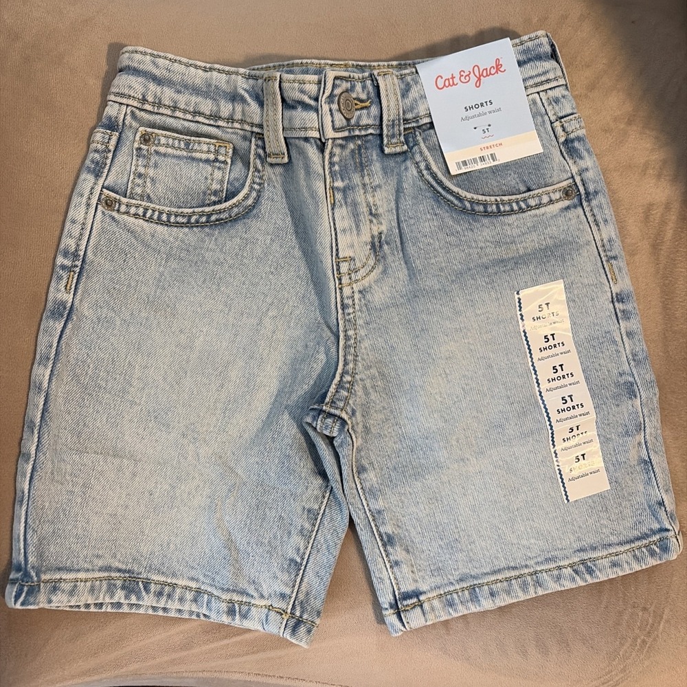 Cat & Jack Adjustable Waist Light Wash Jean Shorts - 5T